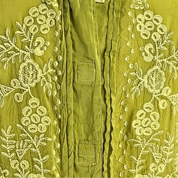 JOHNNY WAS Green Embroidered Sheer Silk Blouse M - Picture 7 of 13